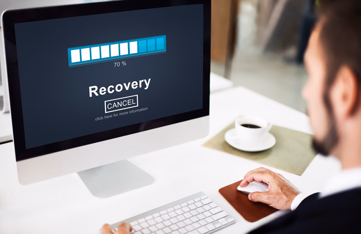 Icono de copia de seguridad y recuperación de datos en una pantalla